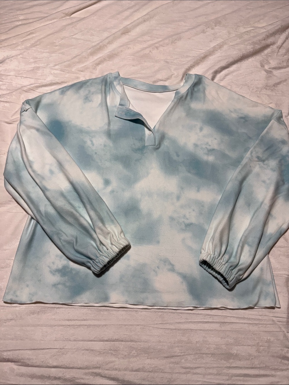 Women's Light Blue Tie-Dye Long Sleeve Pullover Top